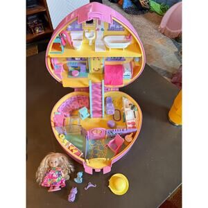 Vintage 1992 Bluebird Lucy Locket Carry N Play Dream House Pink Heart Carry Case